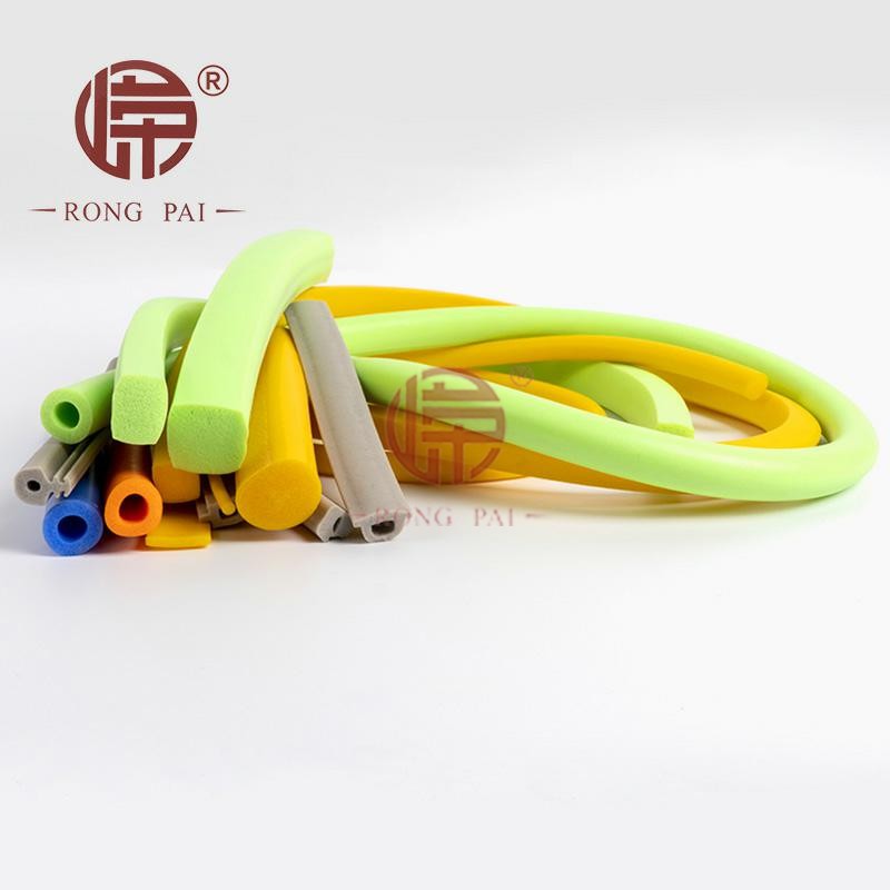 硅橡膠發(fā)泡密封條有哪些類型又有哪些優(yōu)缺點(diǎn)？-常州嶸牌橡塑制品有限公司